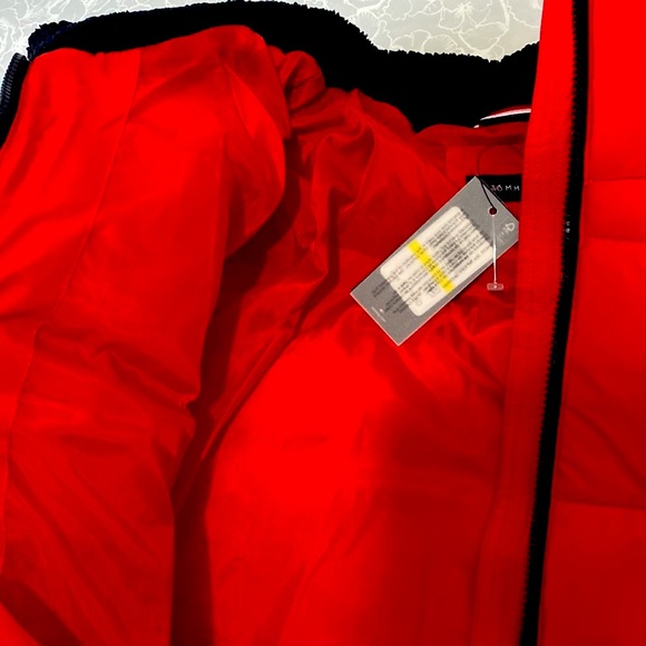 Red - Picture 8 of 10